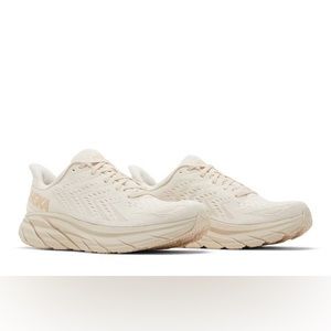 Hoka Clifton 8 in Eggnog